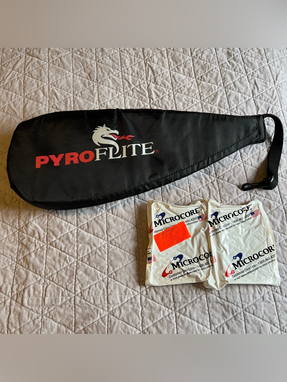 Bat Warmer, PyroFlite 1-Bat Black Nylon Bat Bag Zip Closure Microwave Heat